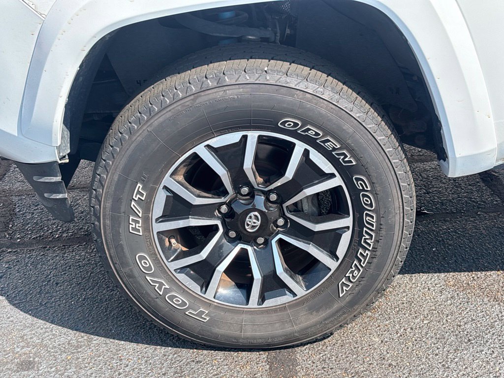Used 2020 Toyota Tacoma TRD Sport RWD image 25