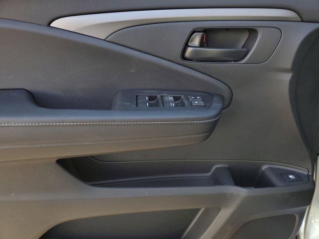 New 2026 Honda Ridgeline Sport image 9