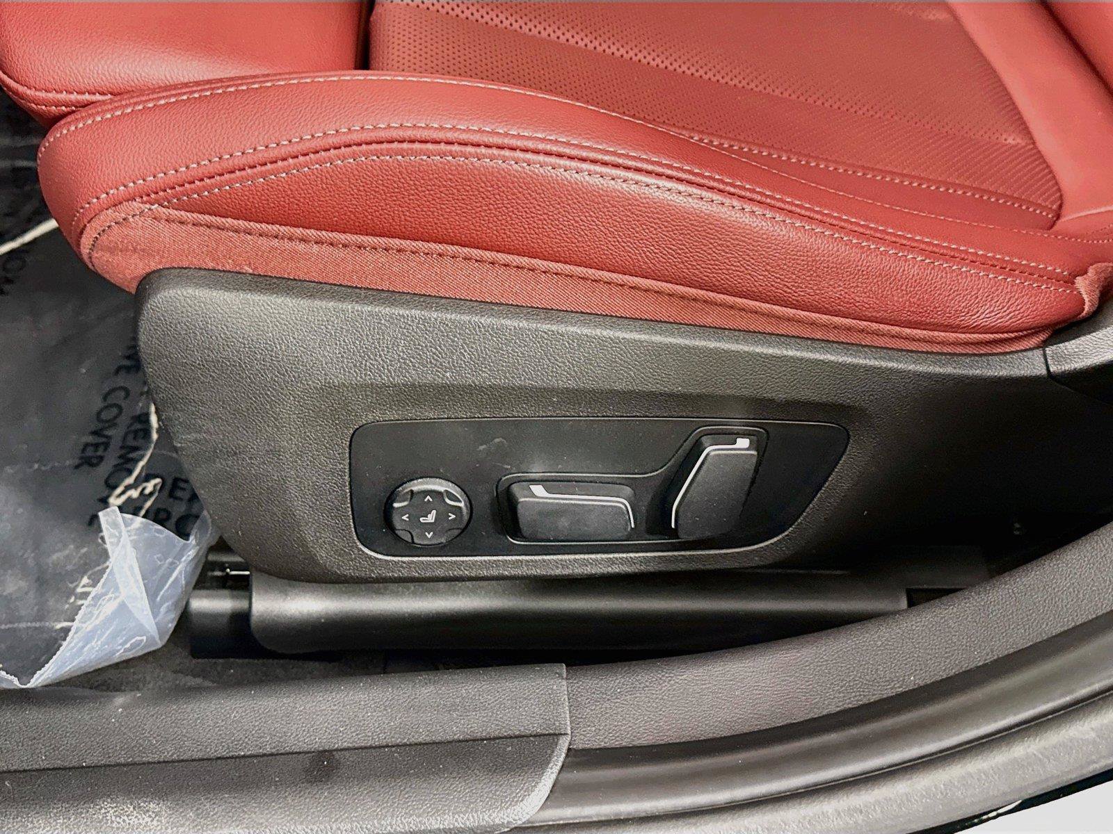 Used 2024 BMW 330i Sedan RWD image 32