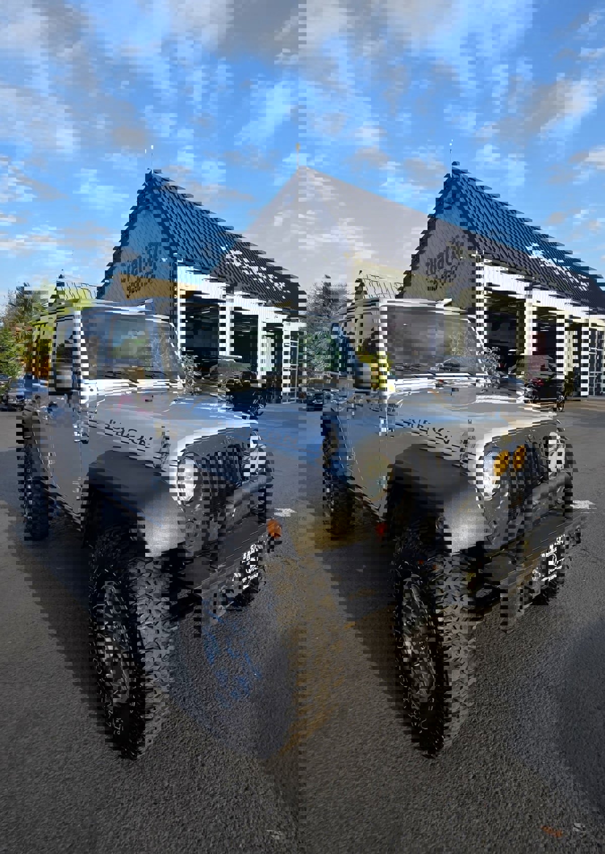 Used 2010 Jeep Wrangler Unlimited Rubicon image 1