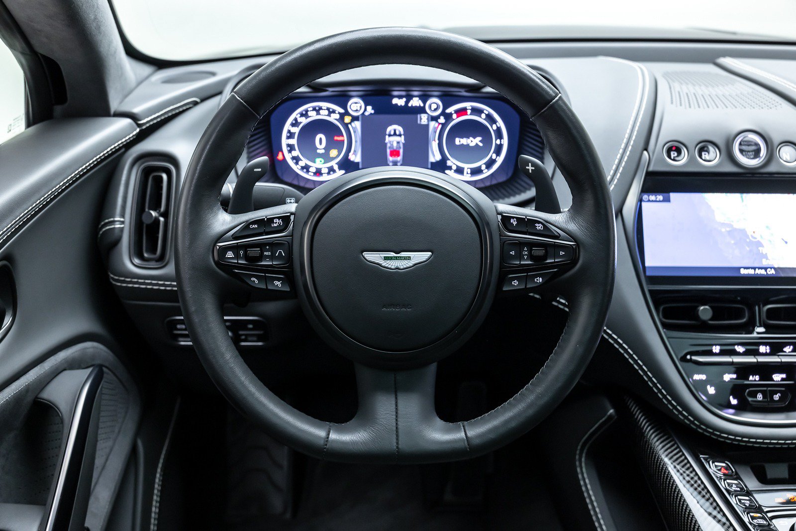 Used 2022 Aston Martin DBX AWD/4WD image 30