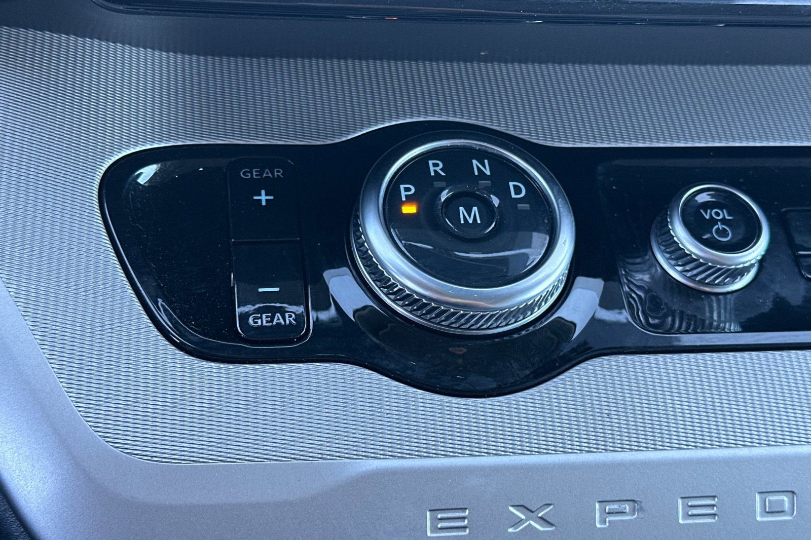 Used 2025 Ford Expedition Active image 21