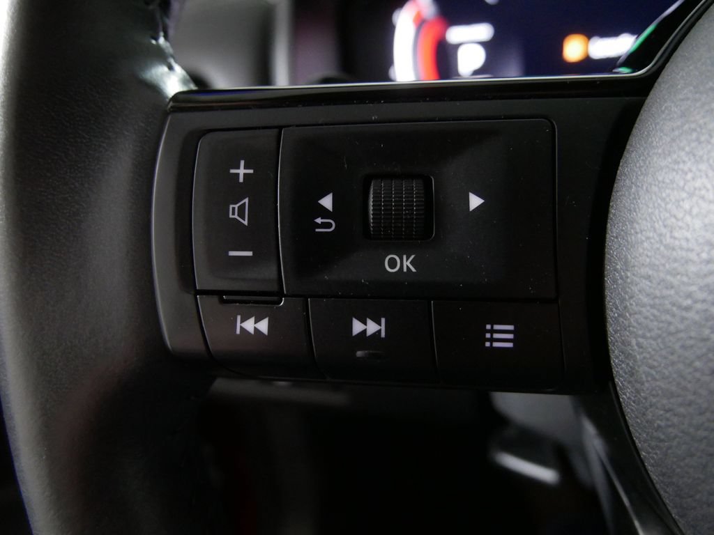 Used 2023 Nissan Rogue Platinum AWD/4WD image 24