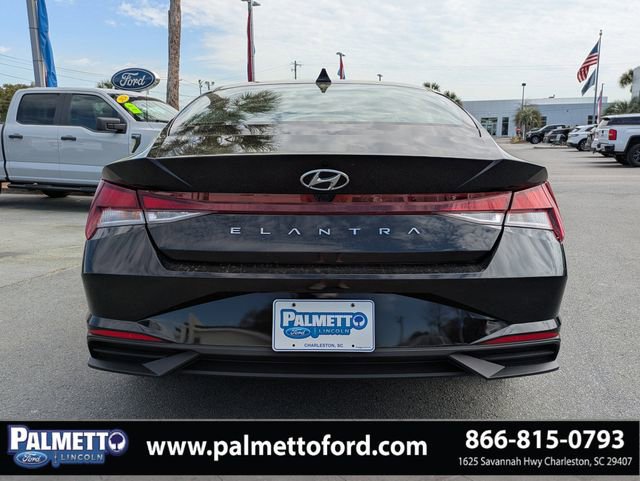 Used 2022 Hyundai Elantra SEL FWD image 5
