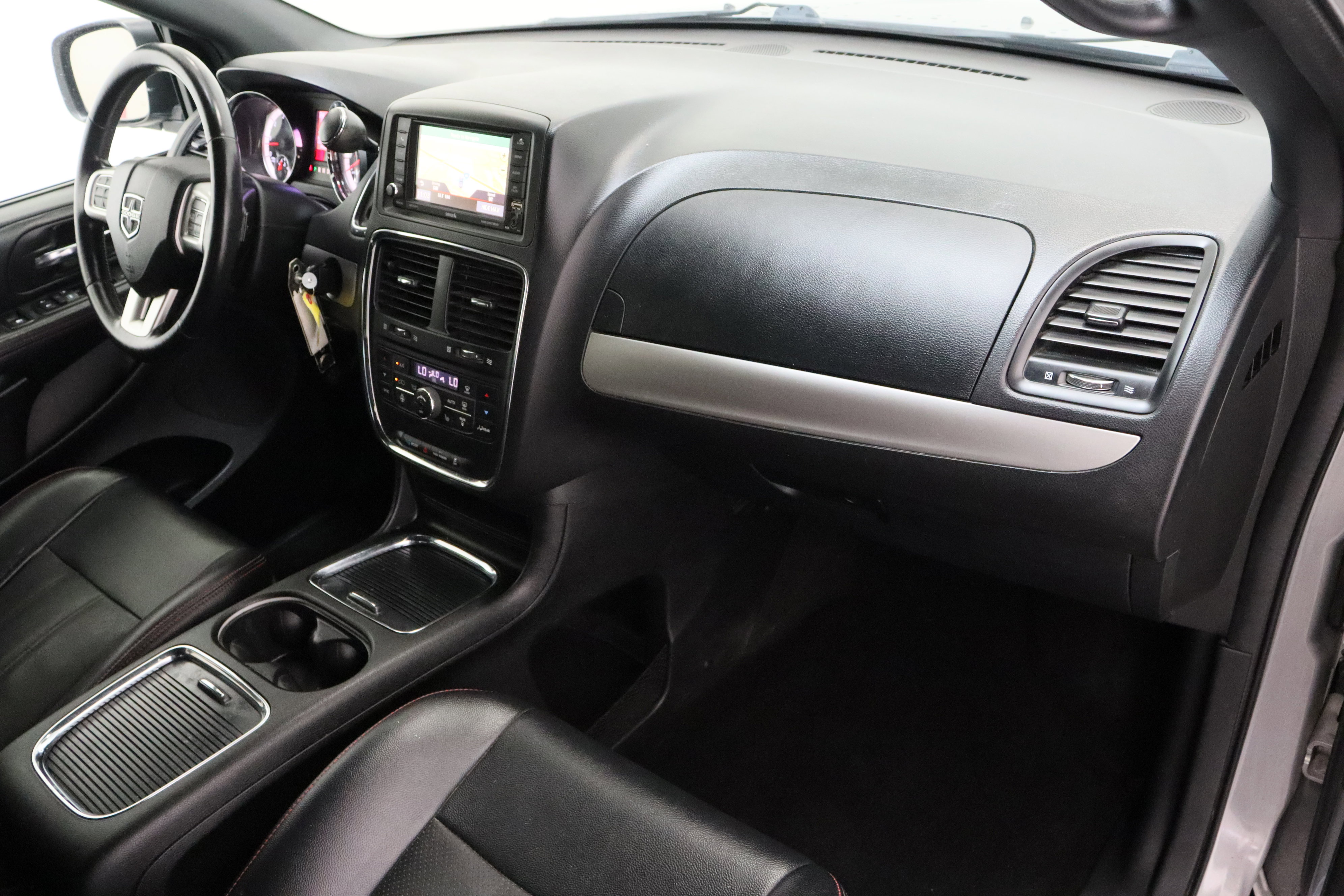Used 2017 Dodge Grand Caravan GT FWD image 36