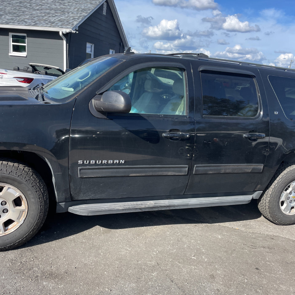 Used 2010 Chevrolet Suburban LT image 6