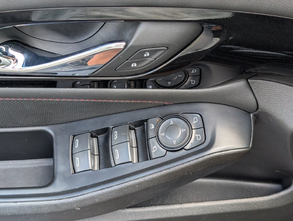 Used 2023 Chevrolet Traverse RS w/ LPO, Floor Liner Package FWD image 18