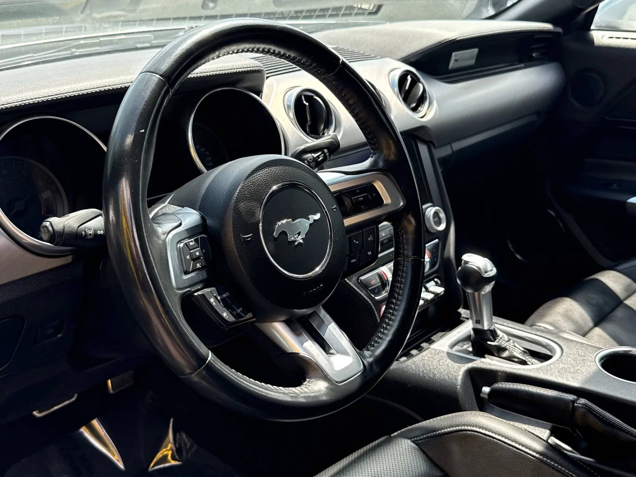 Used 2022 Ford Mustang Premium image 15