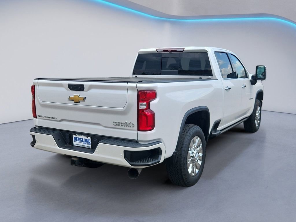 Used 2022 Chevrolet Silverado 2500 High Country w/ Safety Package II image 4
