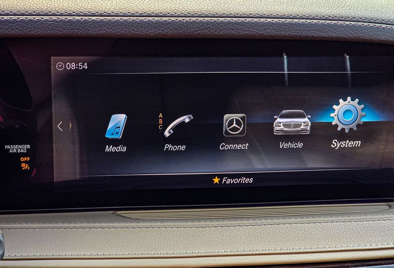 Used 2019 Mercedes-Benz S 560 Sedan image 16