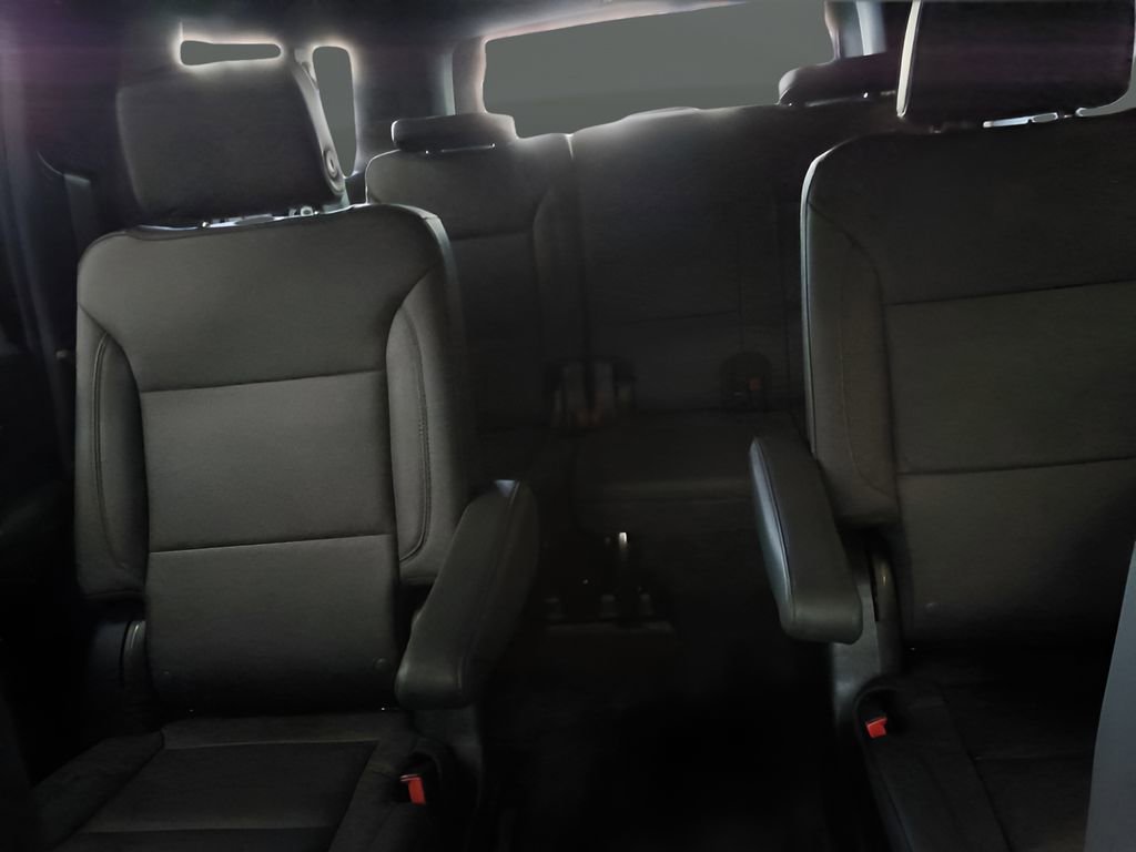 Used 2026 Chevrolet Suburban Z71 w/ Comfort Package image 31