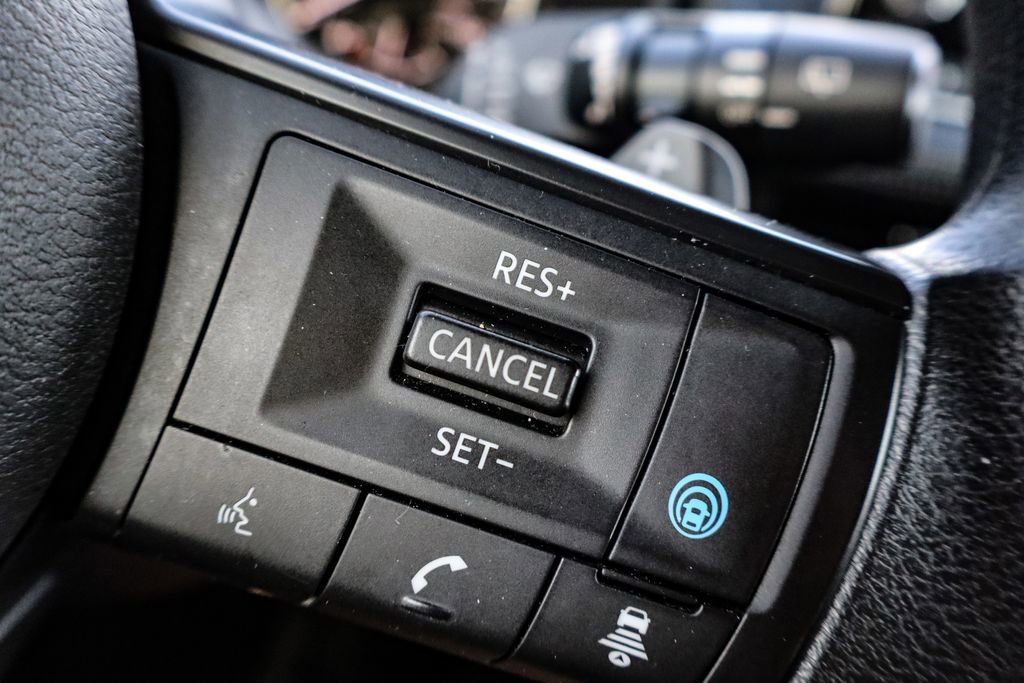 Used 2024 Nissan Rogue SV image 23