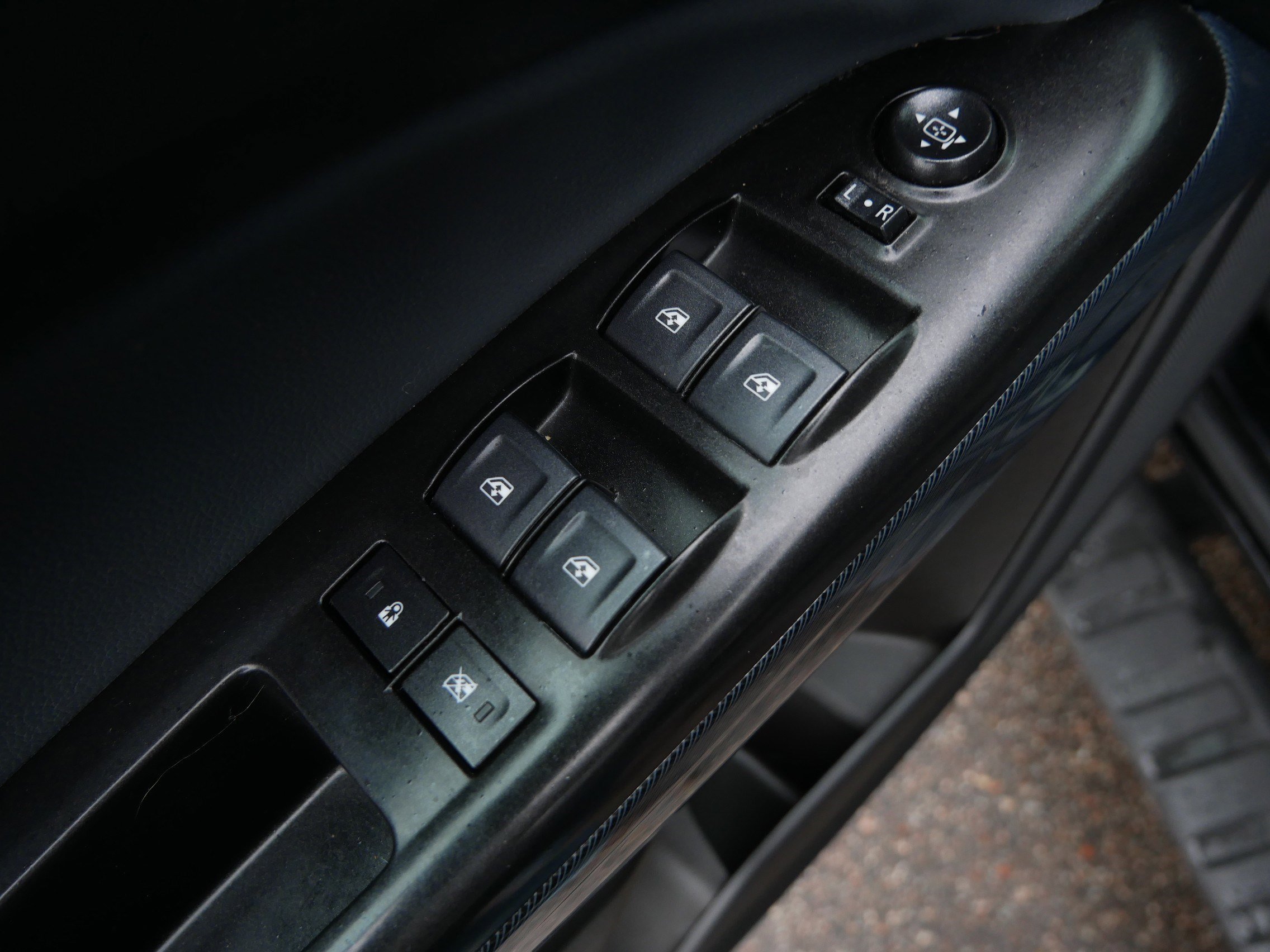 Used 2022 Chevrolet Colorado Z71 AWD/4WD image 23