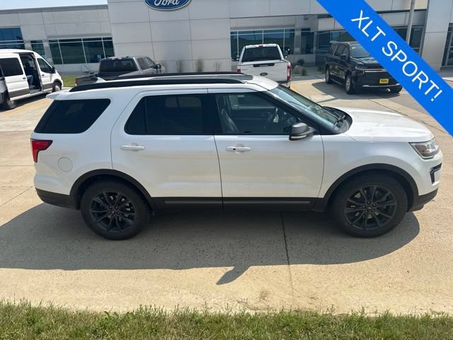 Used 2019 Ford Explorer XLT w/ XLT Sport Appearance Package AWD/4WD image 2