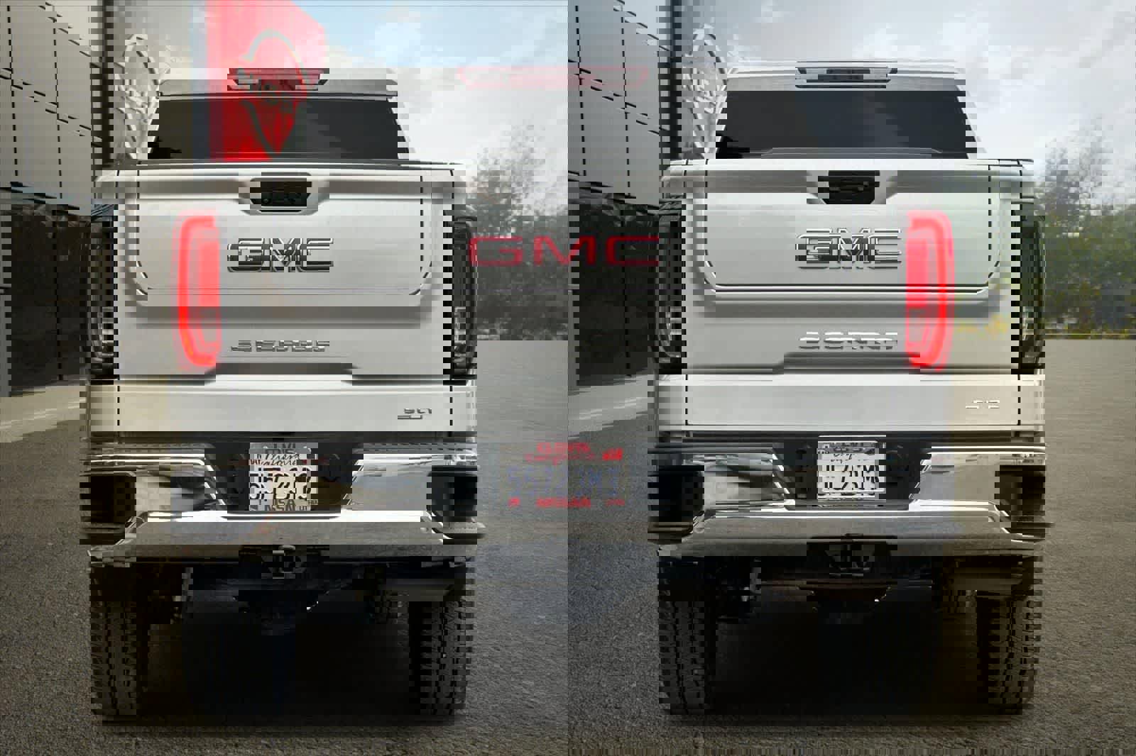 Used 2022 GMC Sierra 1500 SLT image 8