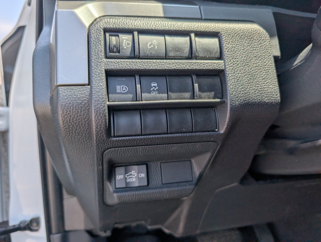 Used 2024 Toyota Tacoma SR5 AWD/4WD image 25