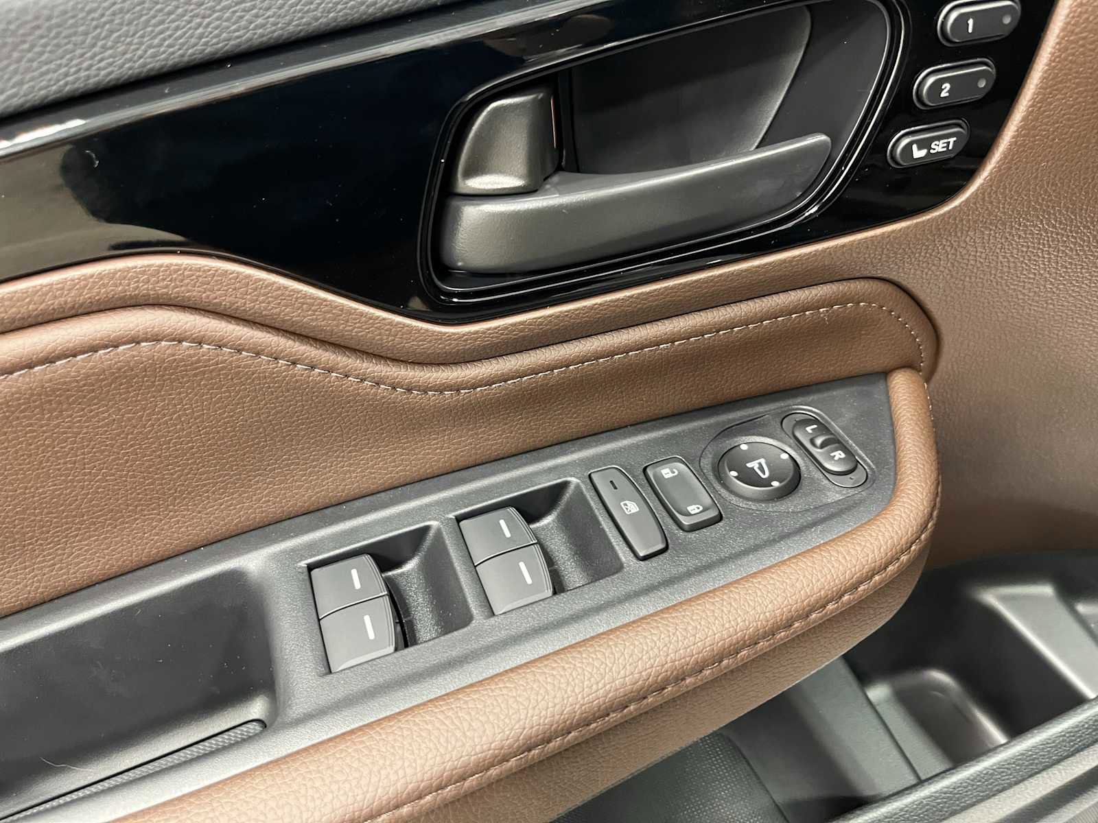 New 2026 Honda Odyssey Touring image 13