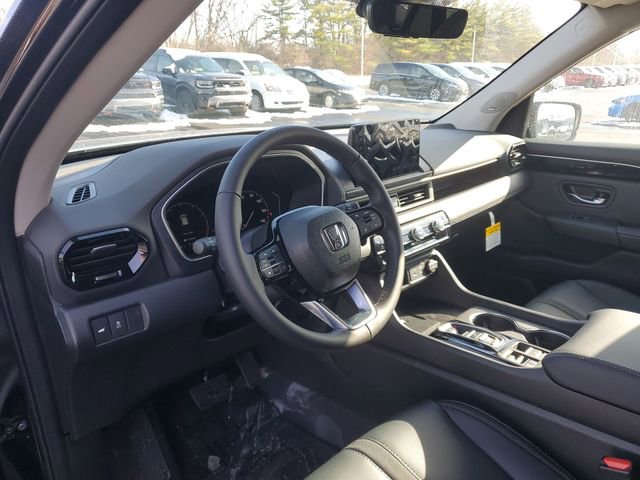 New 2025 Honda Pilot Touring image 18