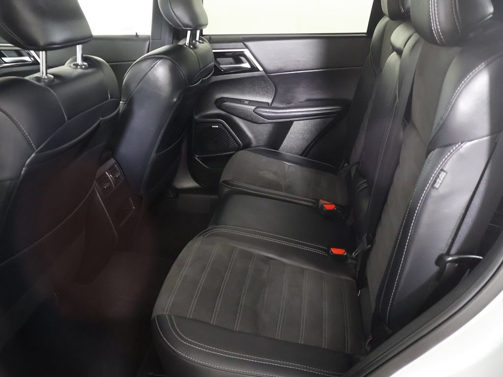Used 2025 Mitsubishi Outlander SE FWD image 31