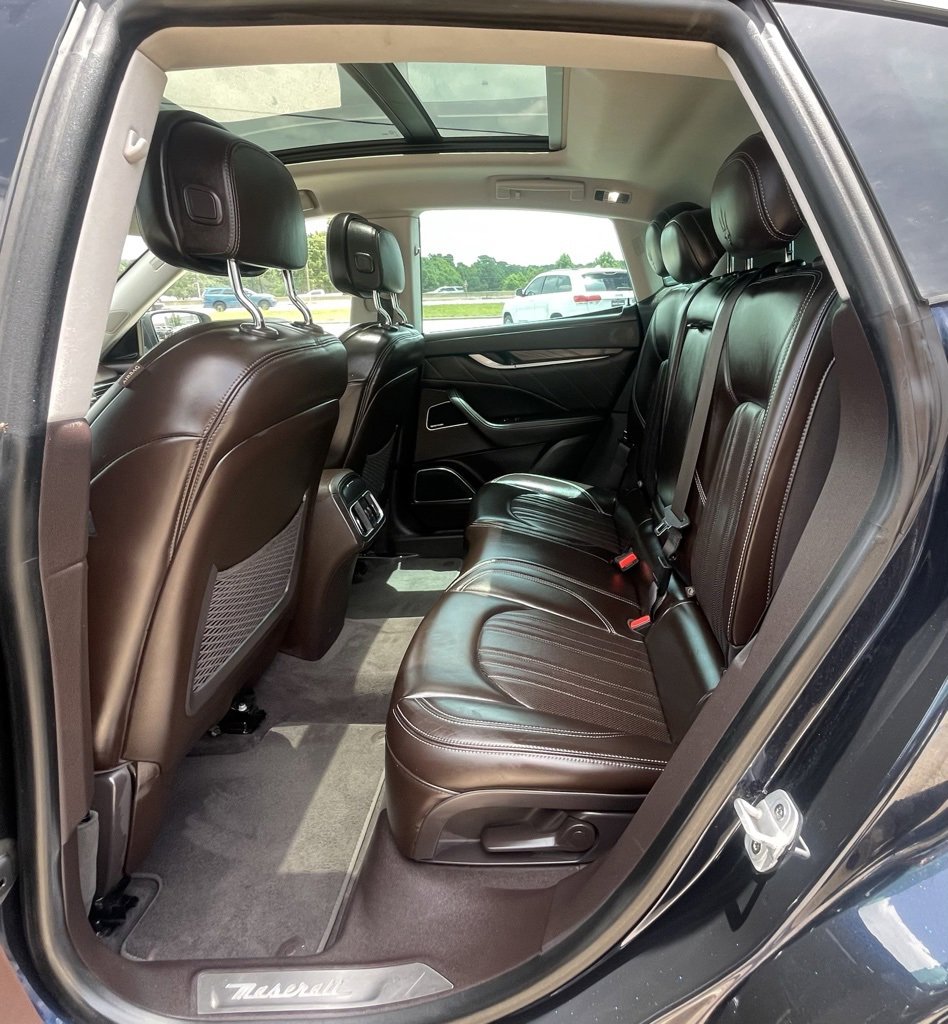 Used 2019 Maserati Levante GranLusso image 32