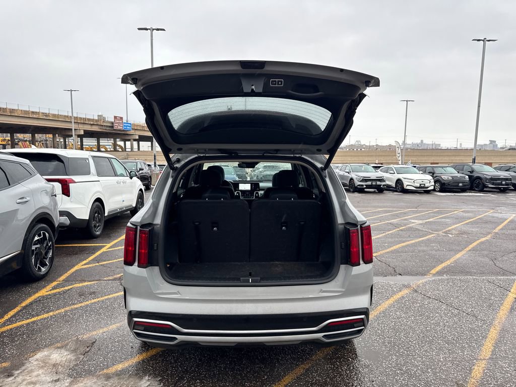 Certified 2023 Kia Sorento SX image 13