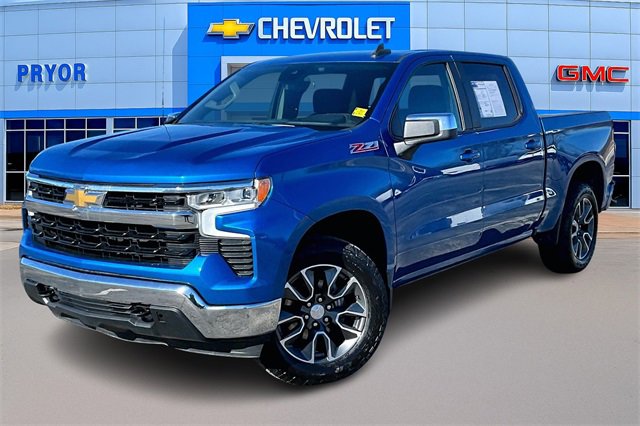 Used 2022 Chevrolet Silverado 1500 LT w/ Z71 Off-Road Package image 3