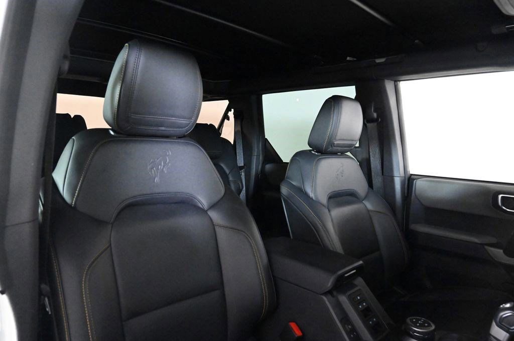 Used 2023 Ford Bronco Badlands image 16