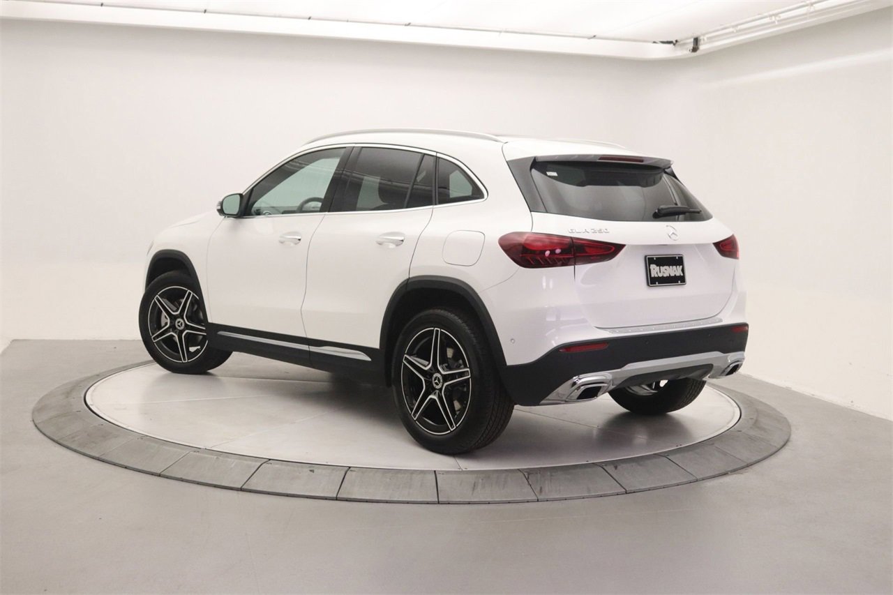 New 2026 Mercedes-Benz GLA 250 image 2
