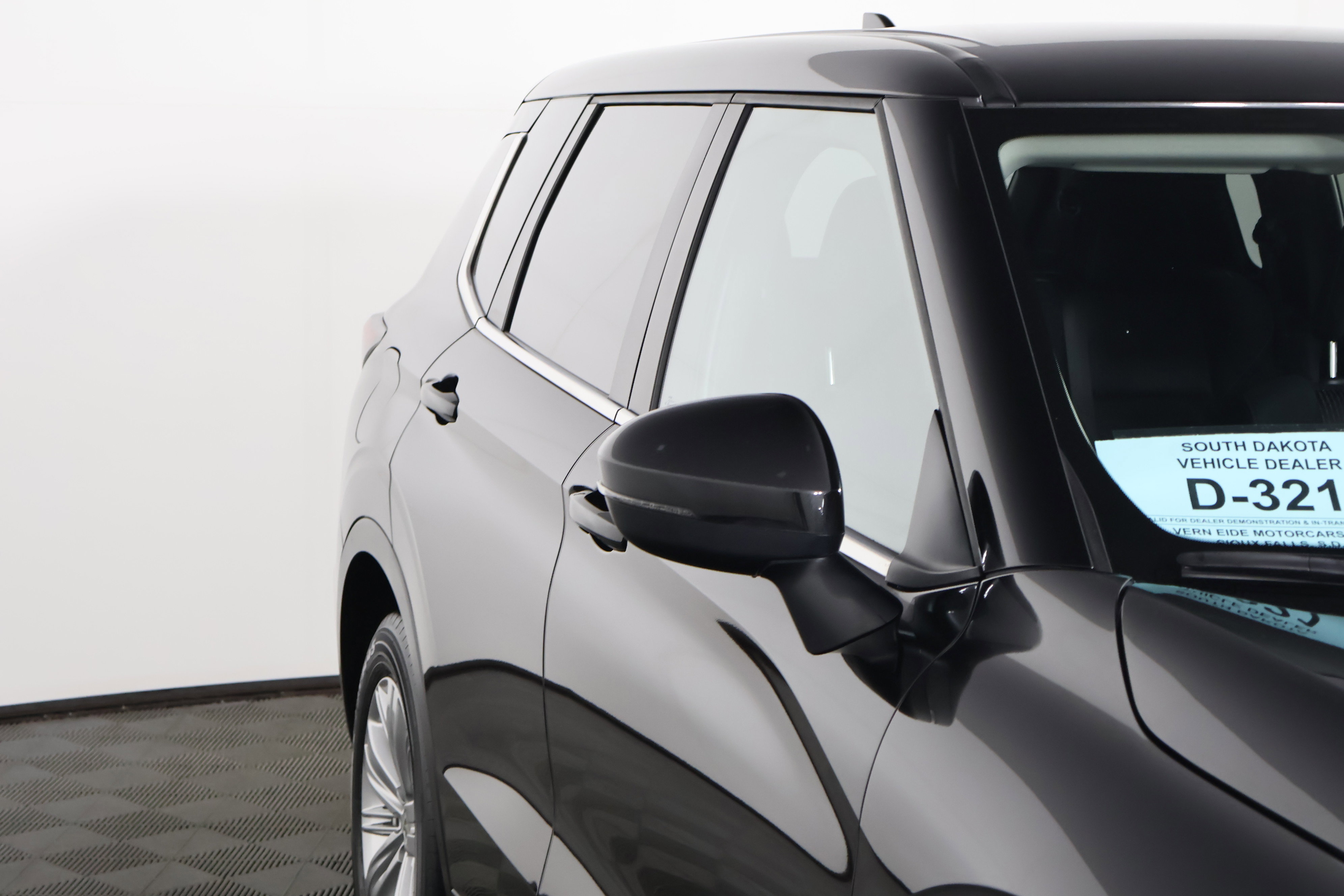 Used 2024 Mitsubishi Outlander ES image 14