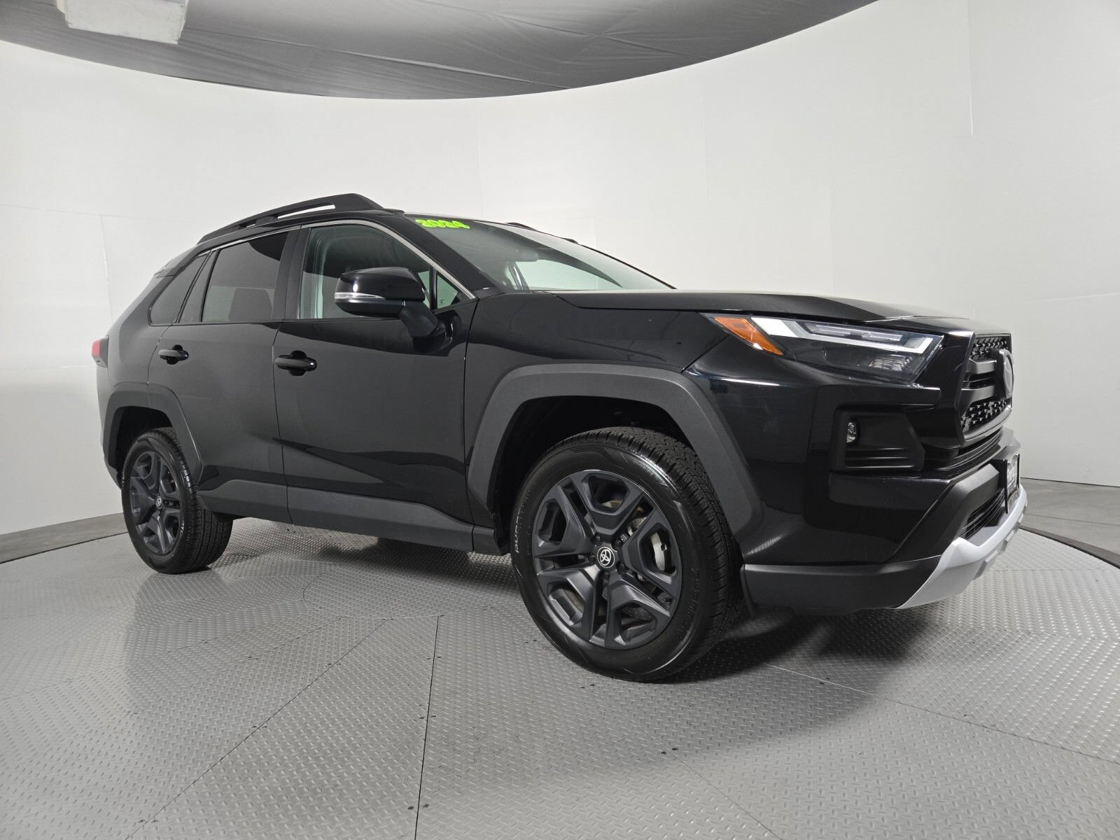 Used 2024 Toyota RAV4 Adventure AWD/4WD image 2