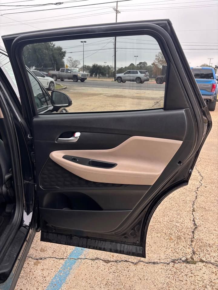 Used 2019 Hyundai Santa Fe SEL image 13