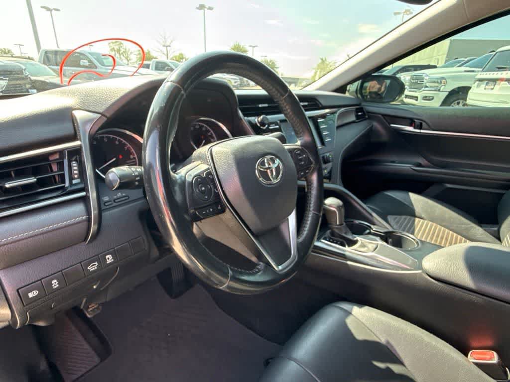 Used 2020 Toyota Camry SE w/ Convenience Package FWD image 12