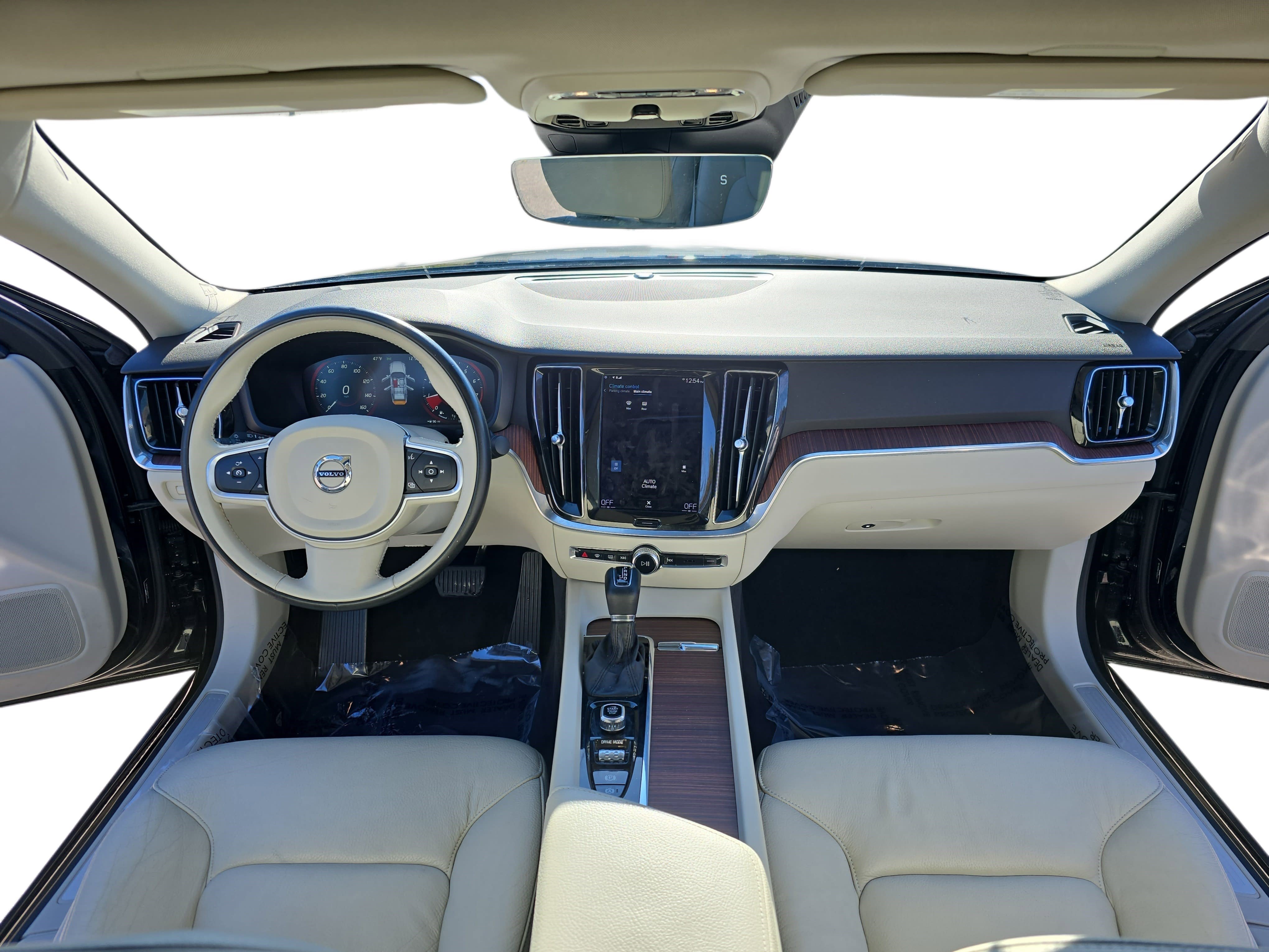 Used 2021 Volvo S60 T5 Momentum image 9