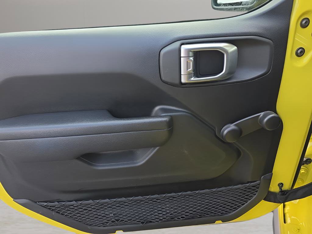 Used 2023 Jeep Wrangler Willys image 17