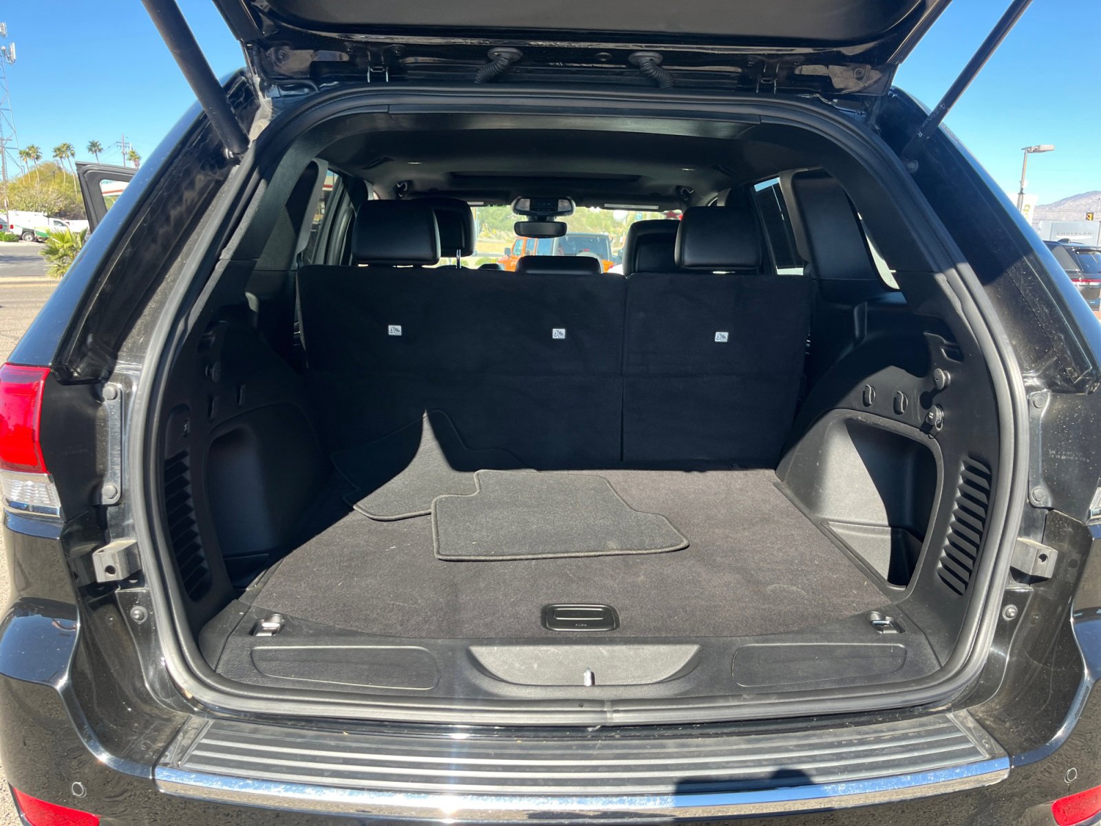 Used 2022 Jeep Grand Cherokee Limited image 34