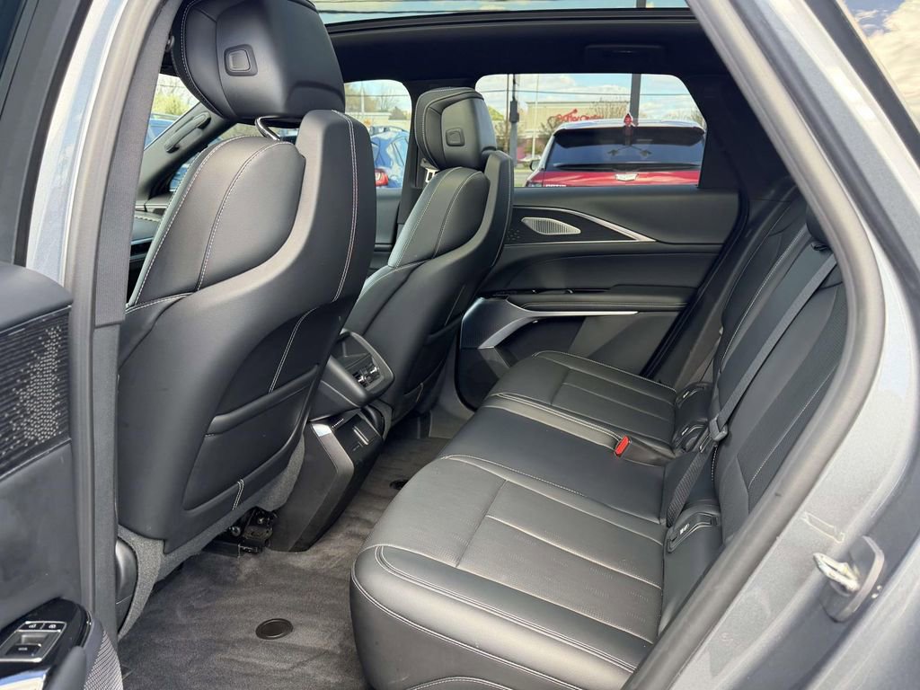 Used 2023 Cadillac Lyriq Luxury image 15