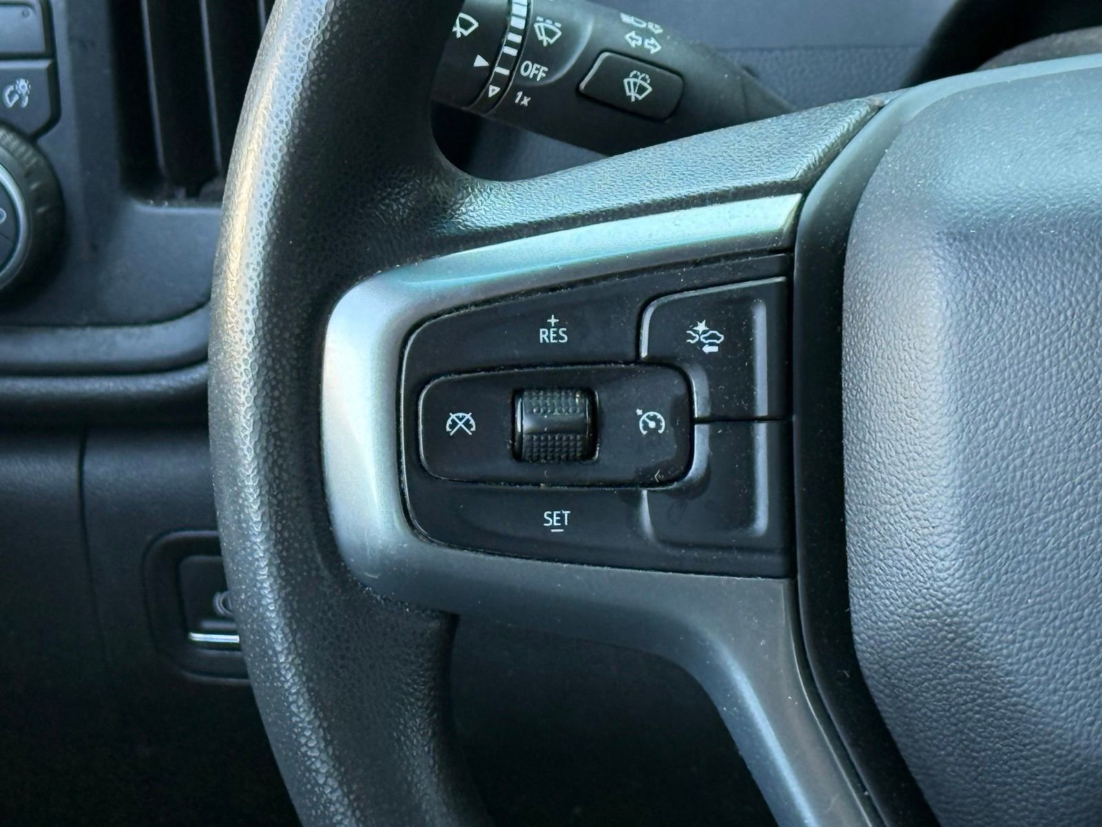 Used 2022 Chevrolet Silverado 2500 Custom w/ Custom Value Package AWD/4WD image 27