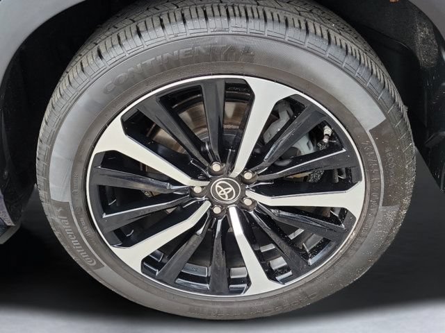 Used 2022 Toyota Highlander XSE FWD image 9