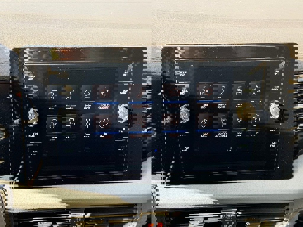 New 2025 Volkswagen Jetta SE image 28