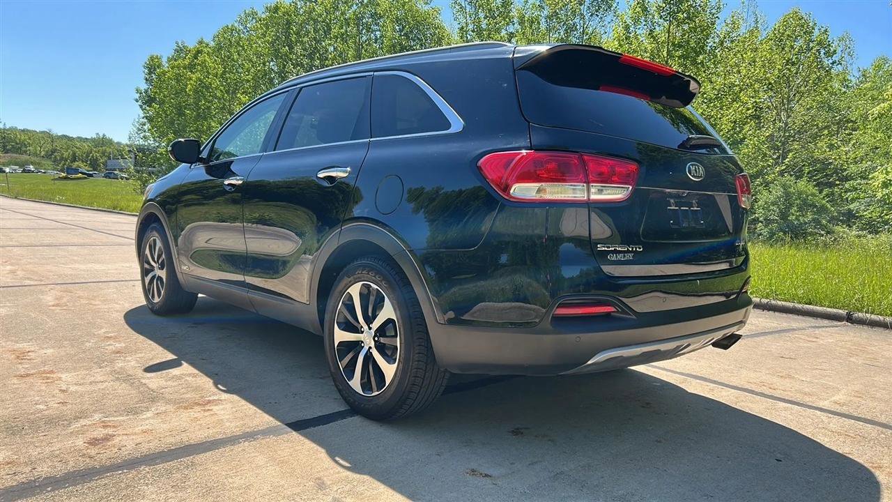 Used 2016 Kia Sorento EX AWD/4WD image 11