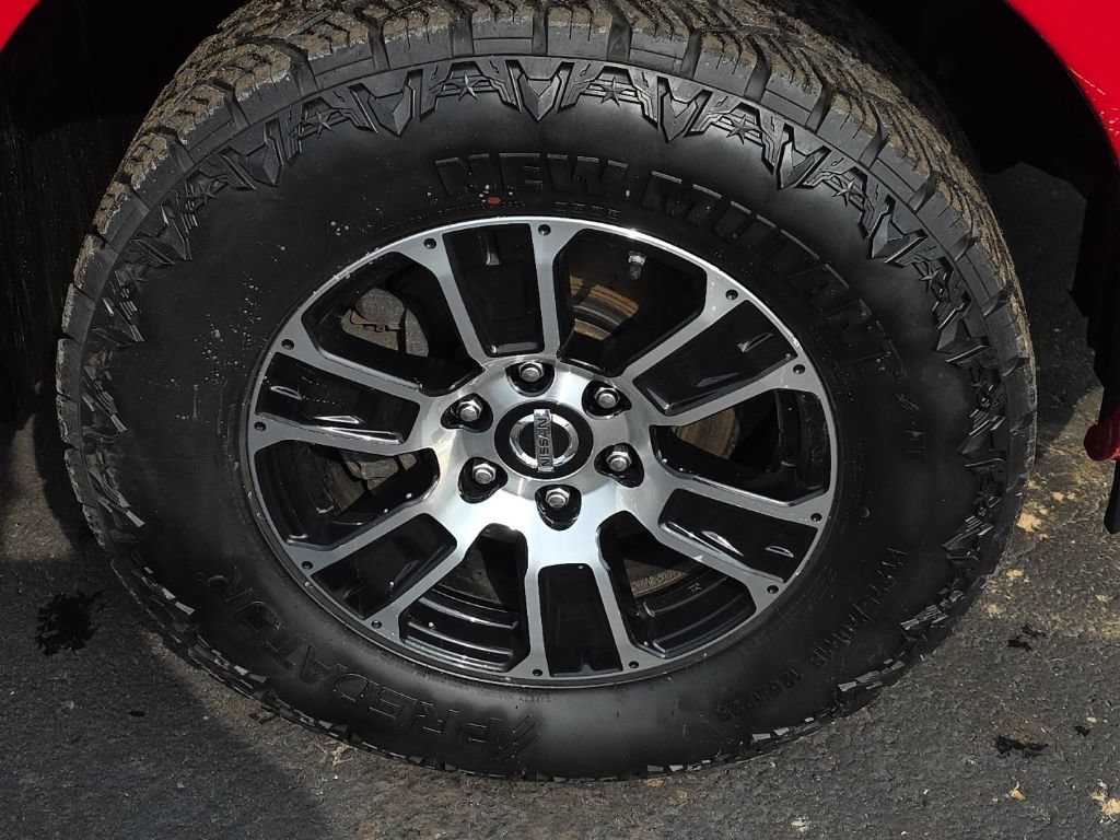 Used 2021 Nissan Titan SV AWD/4WD image 14
