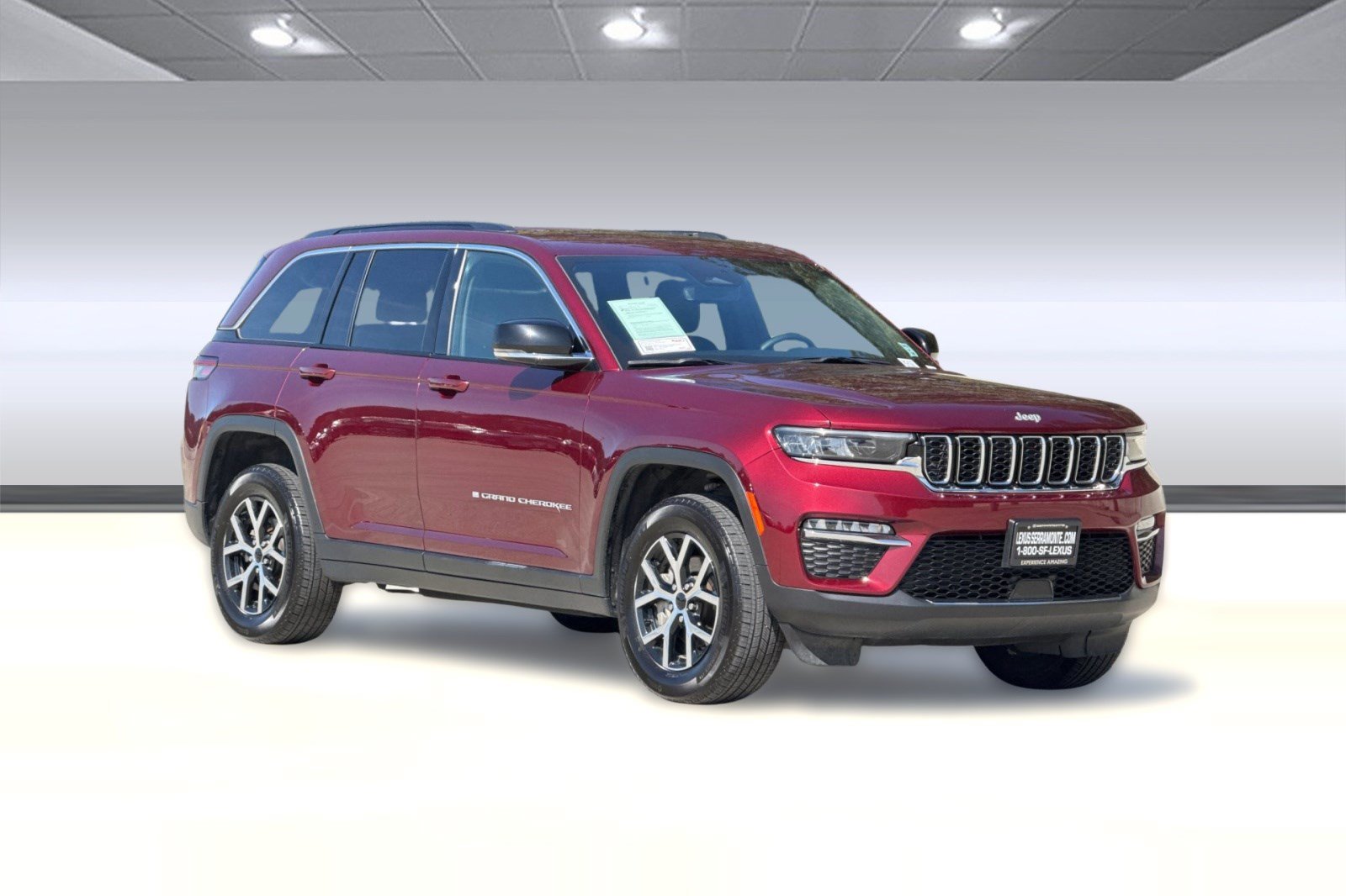 Used 2024 Jeep Grand Cherokee Limited AWD/4WD image 6