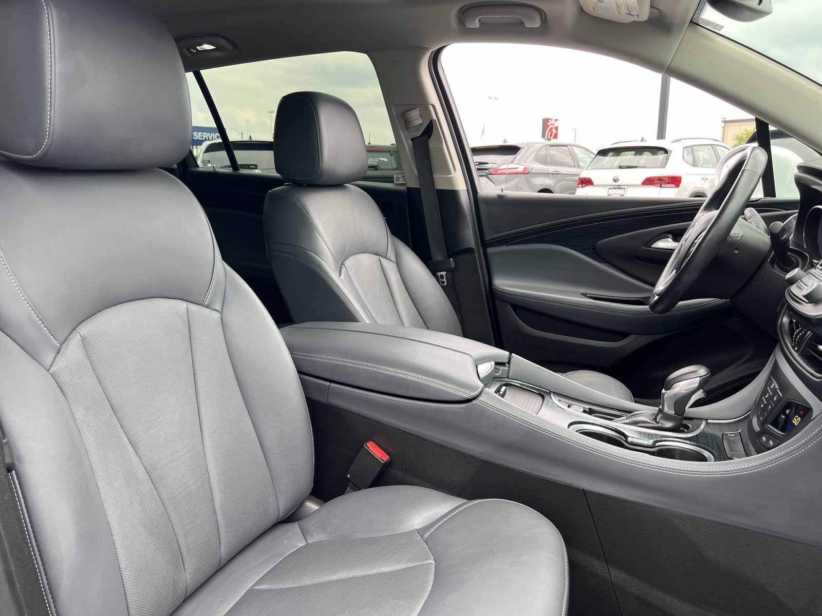 Used 2019 Buick Envision Essence w/ LPO, Road Trip Package FWD image 25