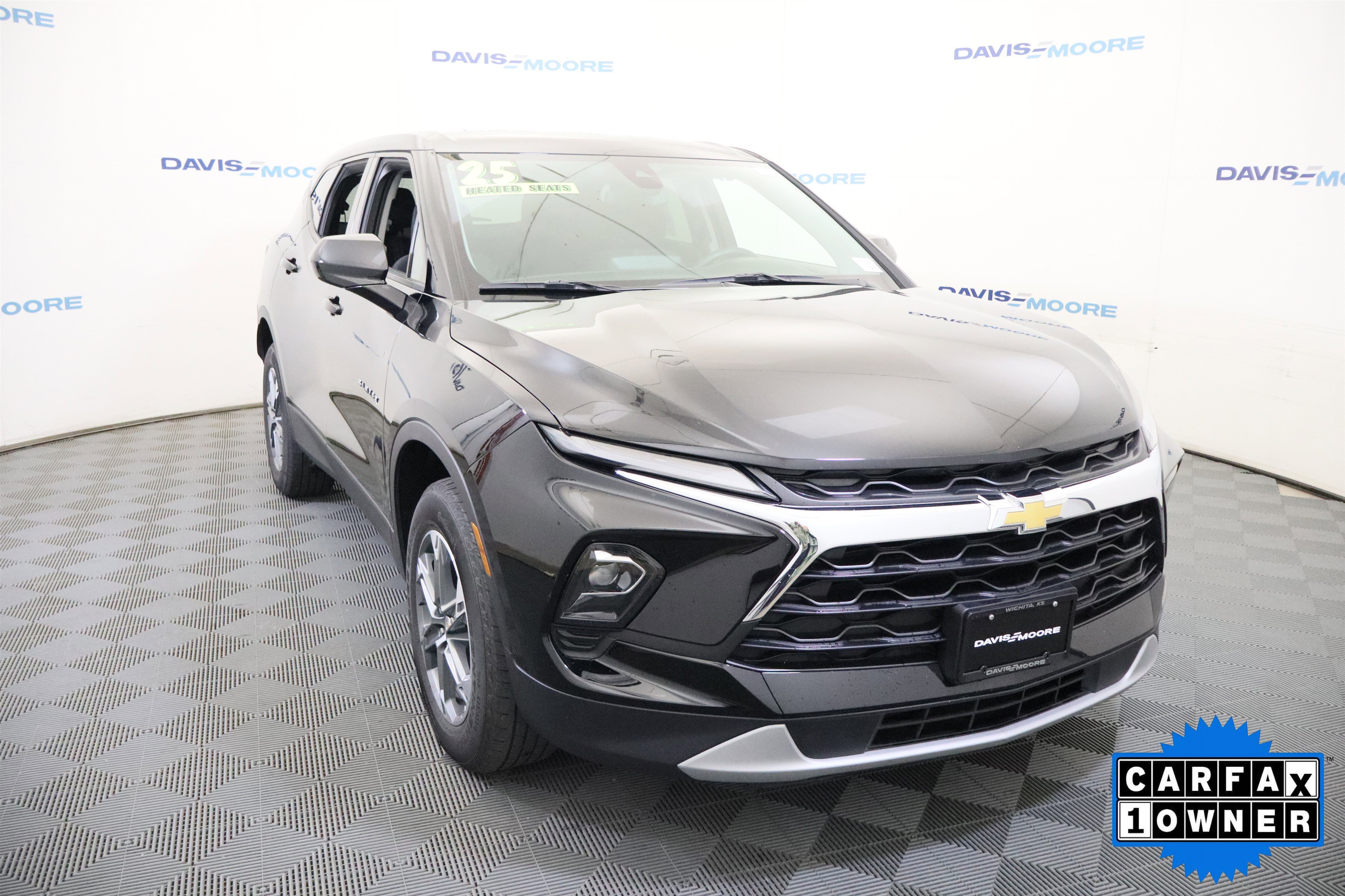 Used 2025 Chevrolet Blazer LT FWD image 3