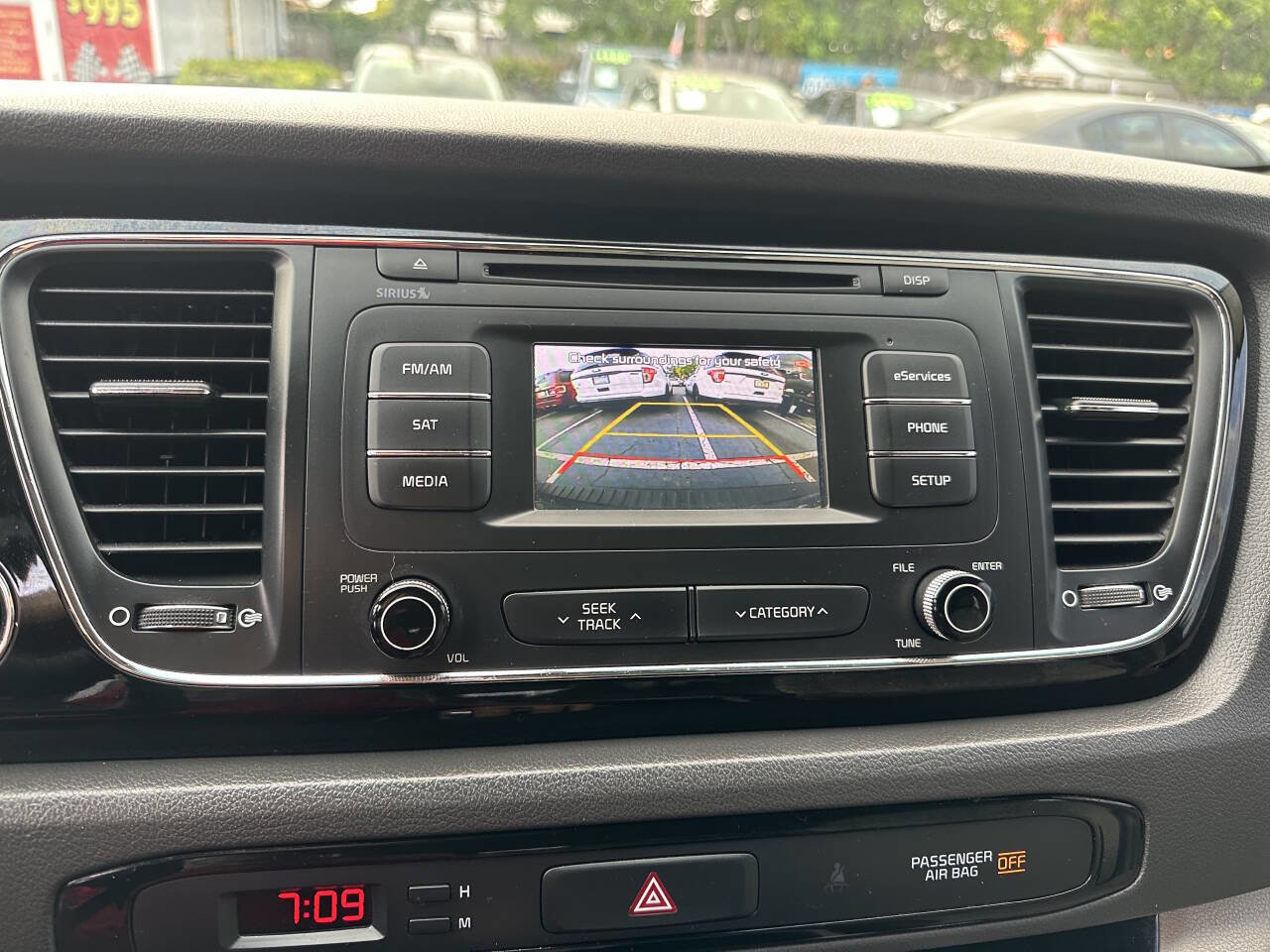 Used 2016 Kia Sedona EX image 41