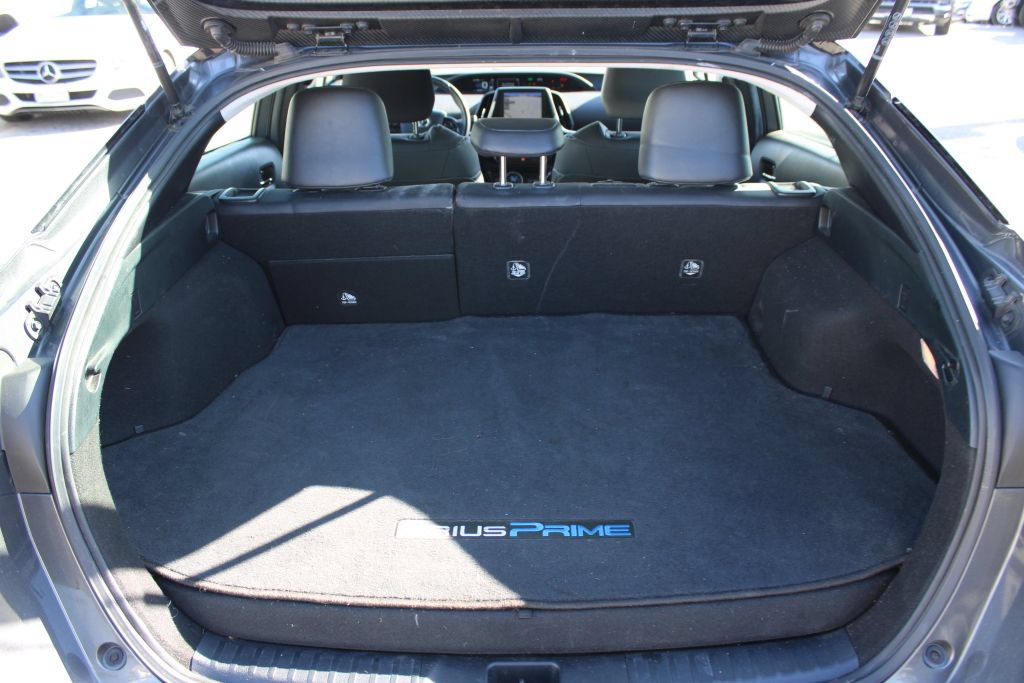 Used 2022 Toyota Prius Prime Limited FWD image 9