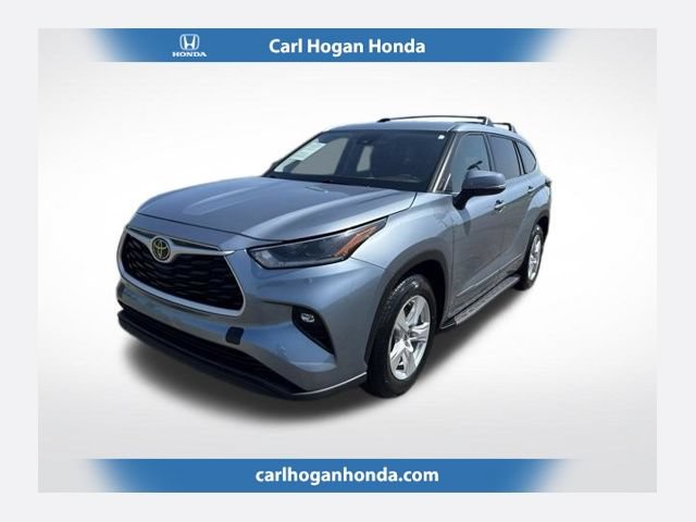 Used 2021 Toyota Highlander LE FWD image 1