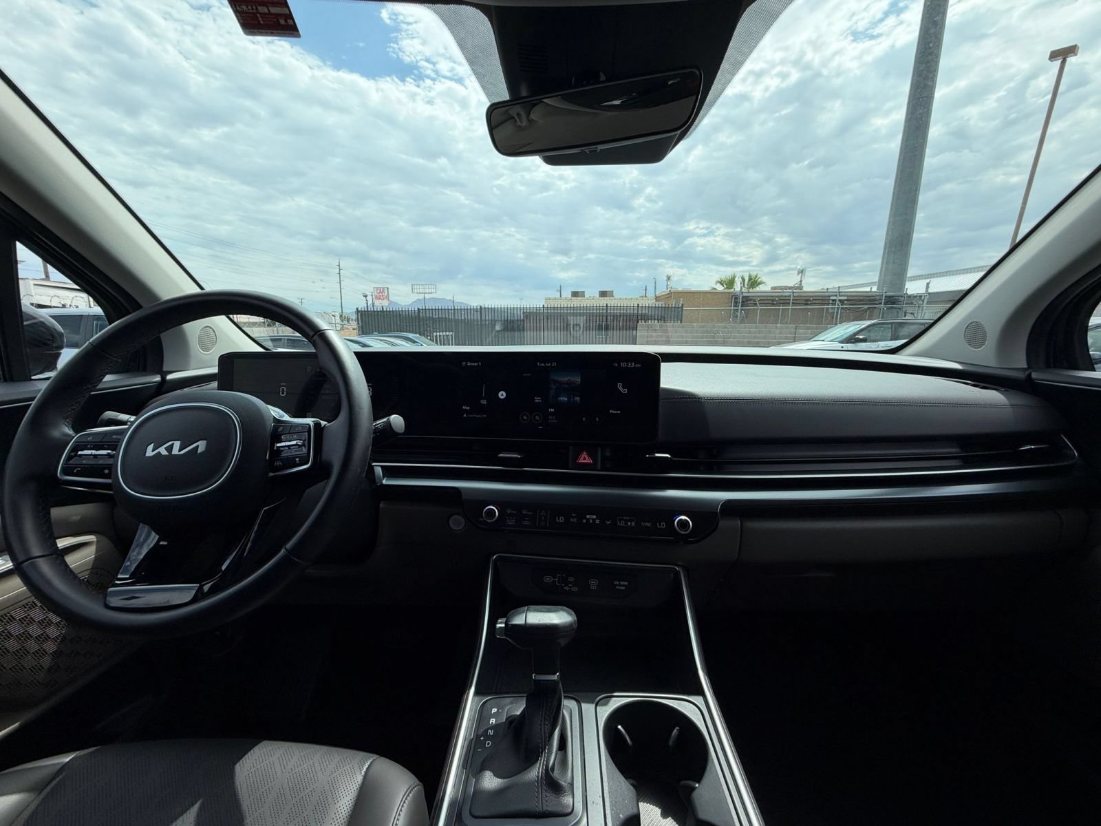 Used 2026 Kia Carnival FWD image 35