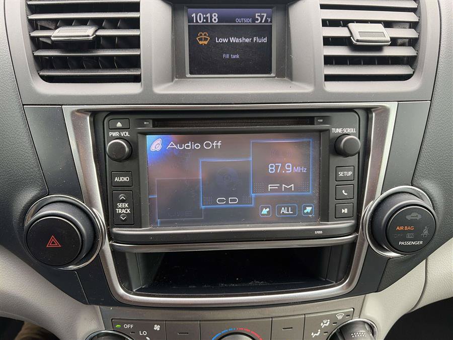 Used 2013 Toyota Highlander 4WD w/ Cold Weather Pkg image 13