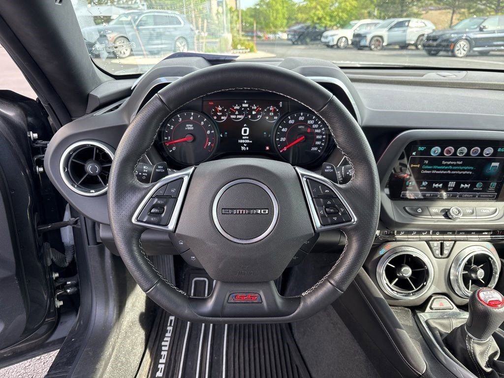 Used 2016 Chevrolet Camaro SS RWD image 40